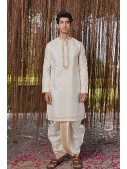 HILO DESIGN - White Dhvani Pattu Kurta with Pattu Dhoti and Kanduva