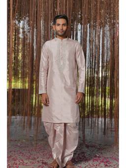 HILO DESIGN - Silver Nyra Pattu Kurta with Pattu Dhoti and Kanduva