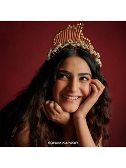 Suhani Pittie - Pearl Bunch Mohawk Worn By Sonam Kapoor