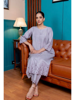 SIARA WOMEN - Purple Linen Embroidered Kurta and Pant