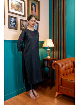 SIARA WOMEN - Black Linen Embroidered Kurta and Pant