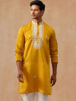 Jompers - Men Mustard Embroidered Mandarin Collar Long Kurta