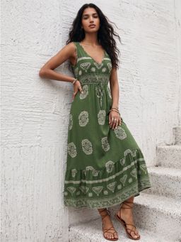 Outzidr - Olive Sleeveless V Neck Printed Dress