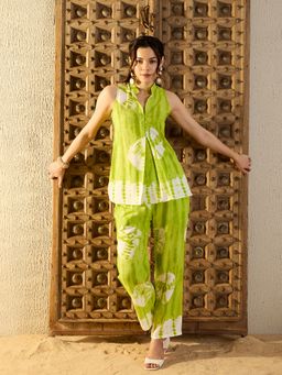 Mabish By Sonal Jain - Green Tie-Dye Sleeveless Box Pleat Co-Ord (Set of 2)