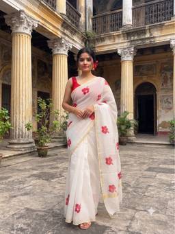AAKAR - White Hibiscus Bloom Floral Zari Border Handloom Saree