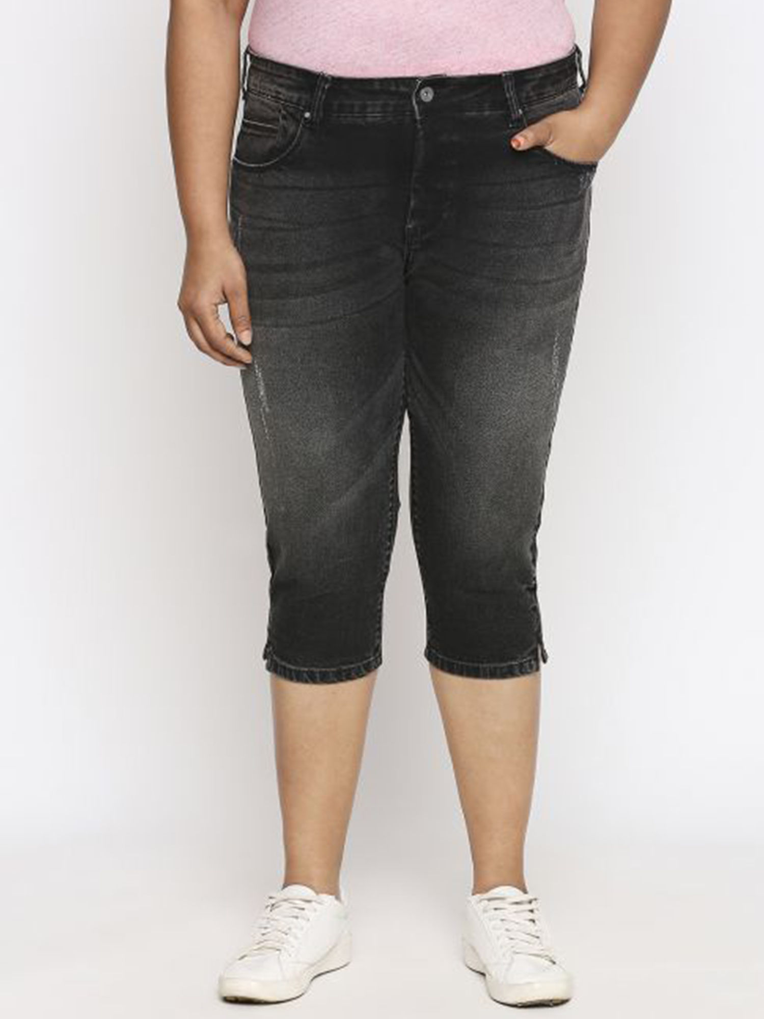 Plus Size Black Solid Casual Capri 
