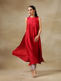 trueBrowns - Maroon Textured Silk Sleeveless Kurta Pant (Set of 2)