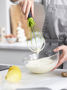 Joseph Joseph - Twist 2-in-1 Whisk For thinKitchen, Collapsible Balloon and Flat Whisk, Green