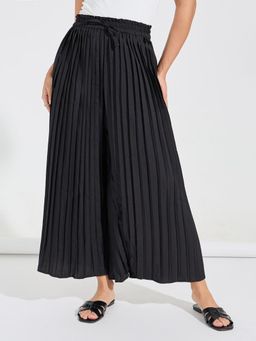Styli - Women Black Solid Wide Leg Paper Bag Waist Pleated Pants