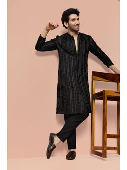 KISAH - Men Black Self Design Kurta with Pant