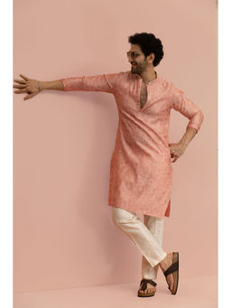 KISAH - Men Peach Embroidered Kurta with Pant