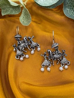 Digital Dress Room - Groom with Horse Dangler Design Earrings