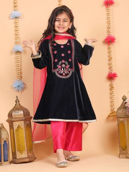 Superminis - Navy Blue Embroidery Work Kurta With Pant And Dupatta