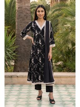 Aurelia - Women's Floral Black Kurta with Pant & Stole