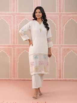 Autumnlane - Women's Floral White Kurta with Pant
