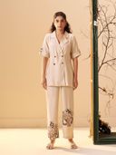 Off White color option