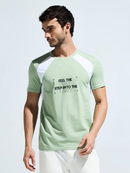DOMIN8 - Men Green Cotton Graphic Regular Fit T-Shirt