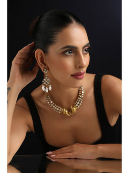 SWABHIMANN - Gold Polki Hasli White Necklace with Earrings