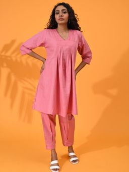 Maba India - Women Pink Cotton-Linen Pleated Kurta with Pant
