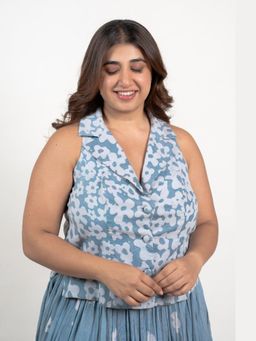 The Indian Ethnic Co. - Ishani Blue Batik Mulmul Straight Waistcoat Top