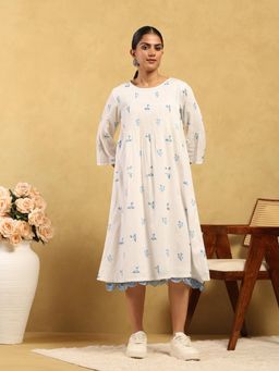 Garden VARELI - White Floral Three Fourth Sleeves Dress
