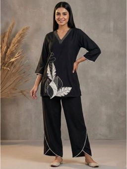 Autumnlane - Black Embroidered Three Fourth Sleeves Co-ord Set