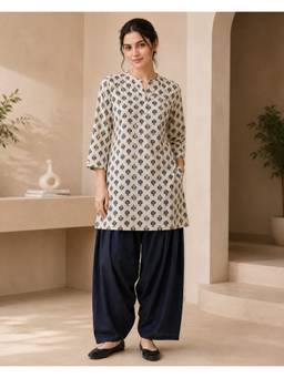 Jaipur Kurti - Off White Floral Printed Straight Pure Cotton Kurta and Farshi Salwar