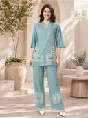 Green color option, Sold out, Currently selected