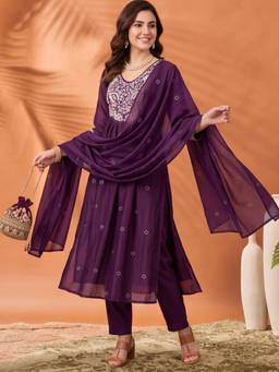 Jaipur Kurti - Women'S Purple Embroidered Kurta with Pant and Dupatta