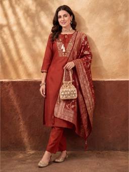 Jaipur Kurti - Women'S Rust Embroidered Kurta with Pant and Dupatta