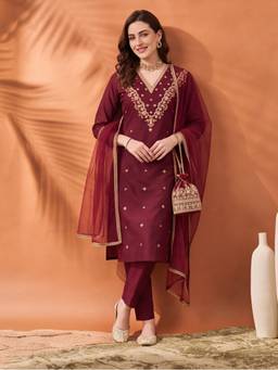 Jaipur Kurti - Women'S Maroon Embroidered Kurta with Pant and Dupatta