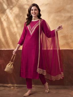 Jaipur Kurti - Women'S Magenta Embroidered Kurta with Pant and Dupatta