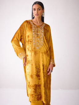 Ancestry - Masakkali Mustard Velvet Kurta