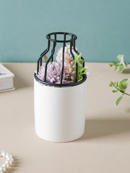 Nestasia - White and Black Planter for Desk