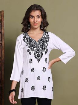 FASHIONABLE CHIKAN HANDIKRAFT - Women White Floral Embroidered Chikankari Kurti