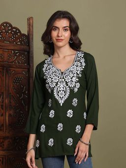 FASHIONABLE CHIKAN HANDIKRAFT - Women Green Floral Embroidered Chikankari Kurti