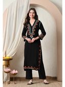 Black color option, Currently selected