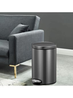 OBSESSIONS - Fingerprint Resistant Step Dustbin 8 Litres Black Steel