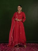 Red color option, Sold out, Currently selected