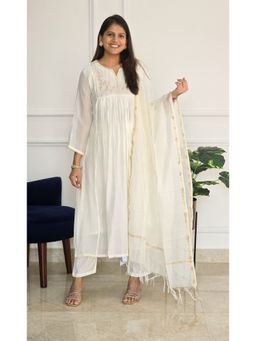 Pink Tree - Ivory Muslin Embellished/Sequined Kurta with Pant and Dupatta