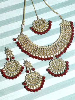 Karatcart - Gold Plated Kundan Pearl Bridal Choker Necklace With Earring & Maangtikka (Set of 3)