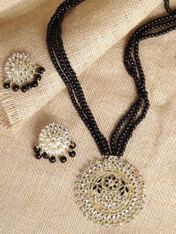 Karatcart - 22K Gold plated Antique Origins Kundan Pendant Necklace With Earring (Set of 2)