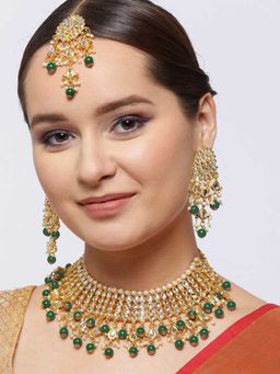Karatcart - Gold Kundan with Green Beads Necklace With Earring & Maangtikka (Set of 2)
