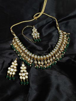 Karatcart - Gold Kundan Green Necklace With Earrings And Maangtikka (Set of 3)