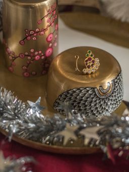 AAHARYA - pink and green Parnala Nath