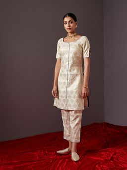Abhishti - Pearl White Banarasi Zari Kurta With Contrasting Piping