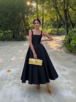 Outzidr - Black Sqaure Neck Fit And Flare Maxi Party Dress