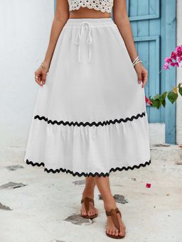Outzidr - White A Line Midi Skirt With Lace Detail