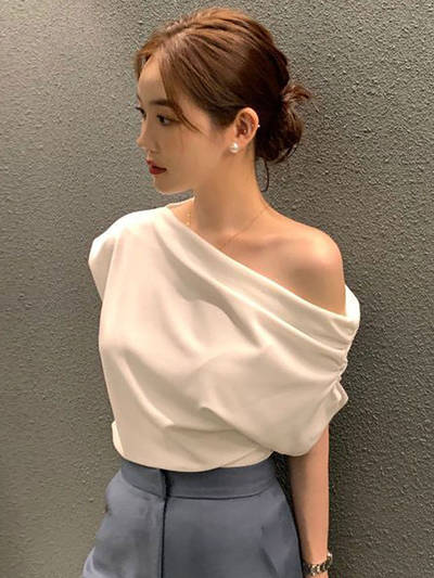 White One Shoulder Vaca Top