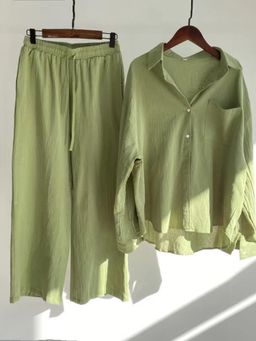 Outzidr - Women Green Solid Relaxed Fit Co-Ord (Set of 2)